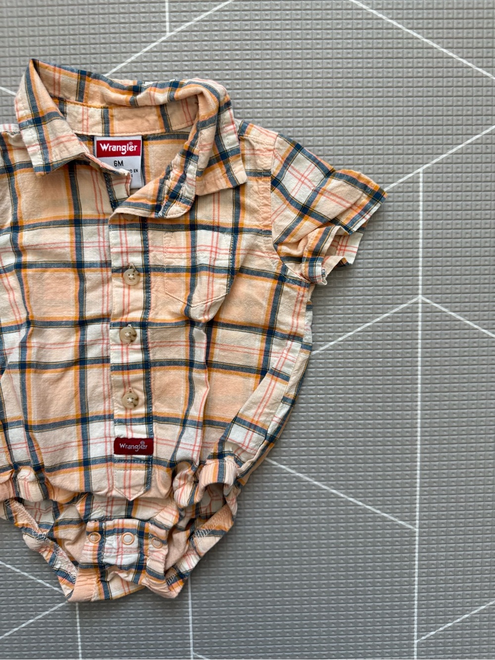 Wrangler|Baby boy cream Plaid Button-Up Onesie with collar•••6M,rodeo western!